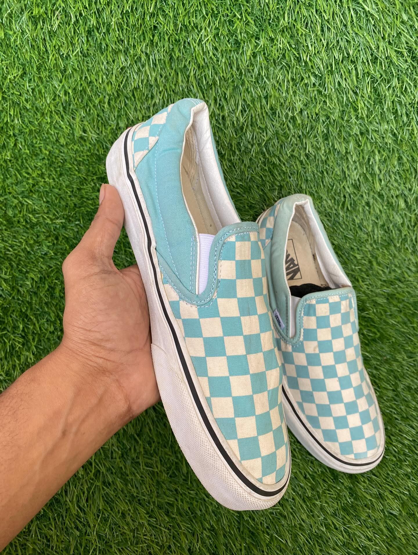 Men’s old sneaker shoes