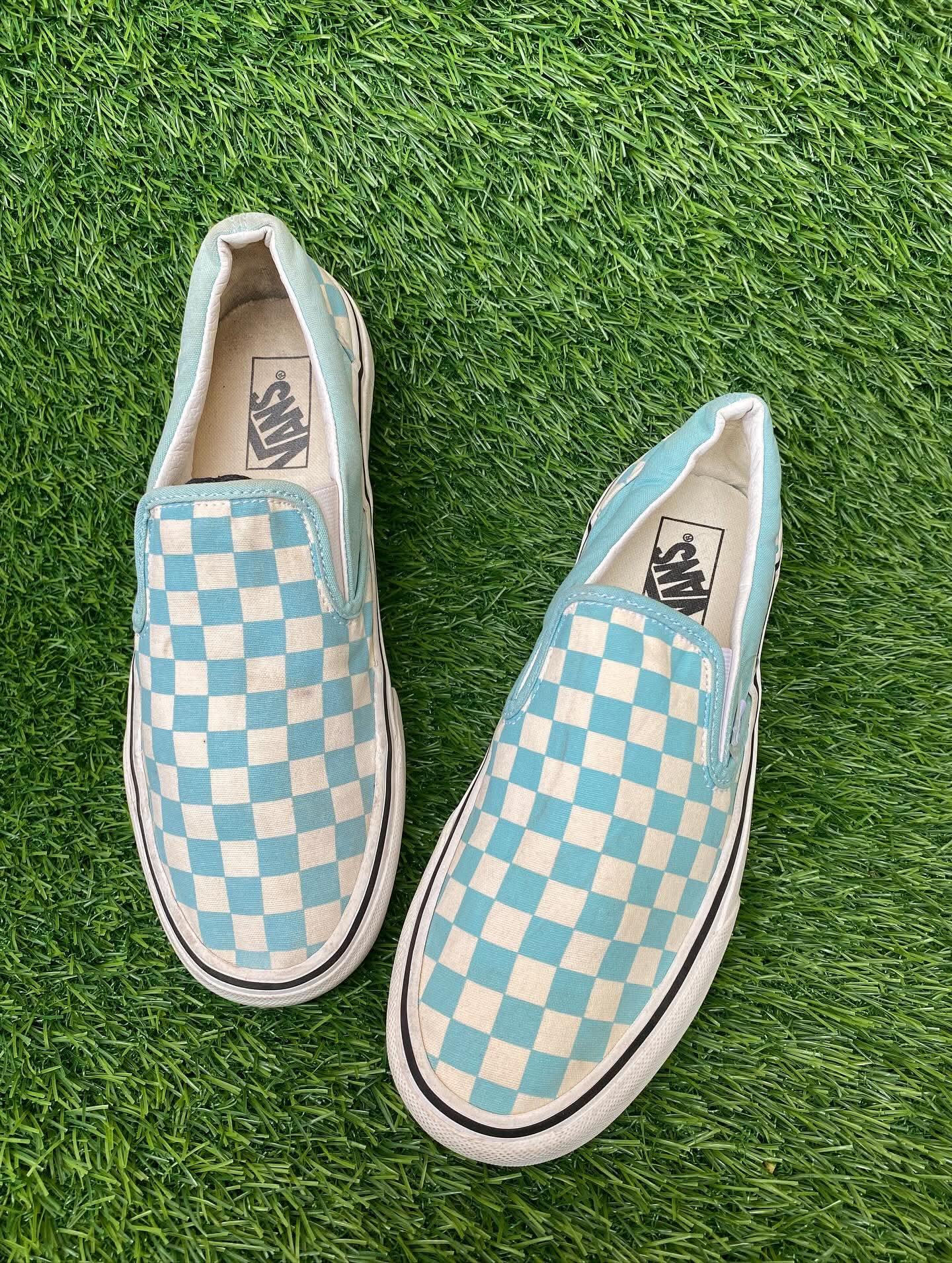 Men’s old sneaker shoes