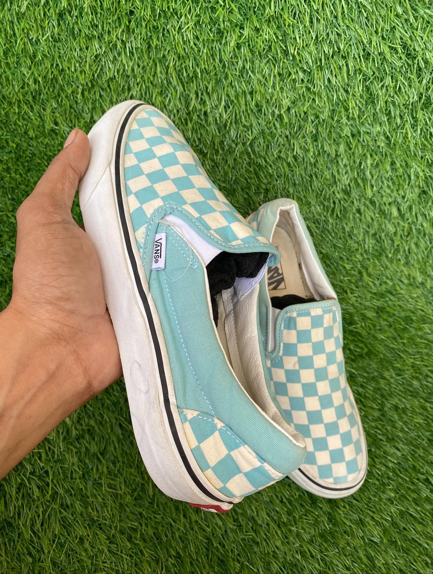 Men’s old sneaker shoes