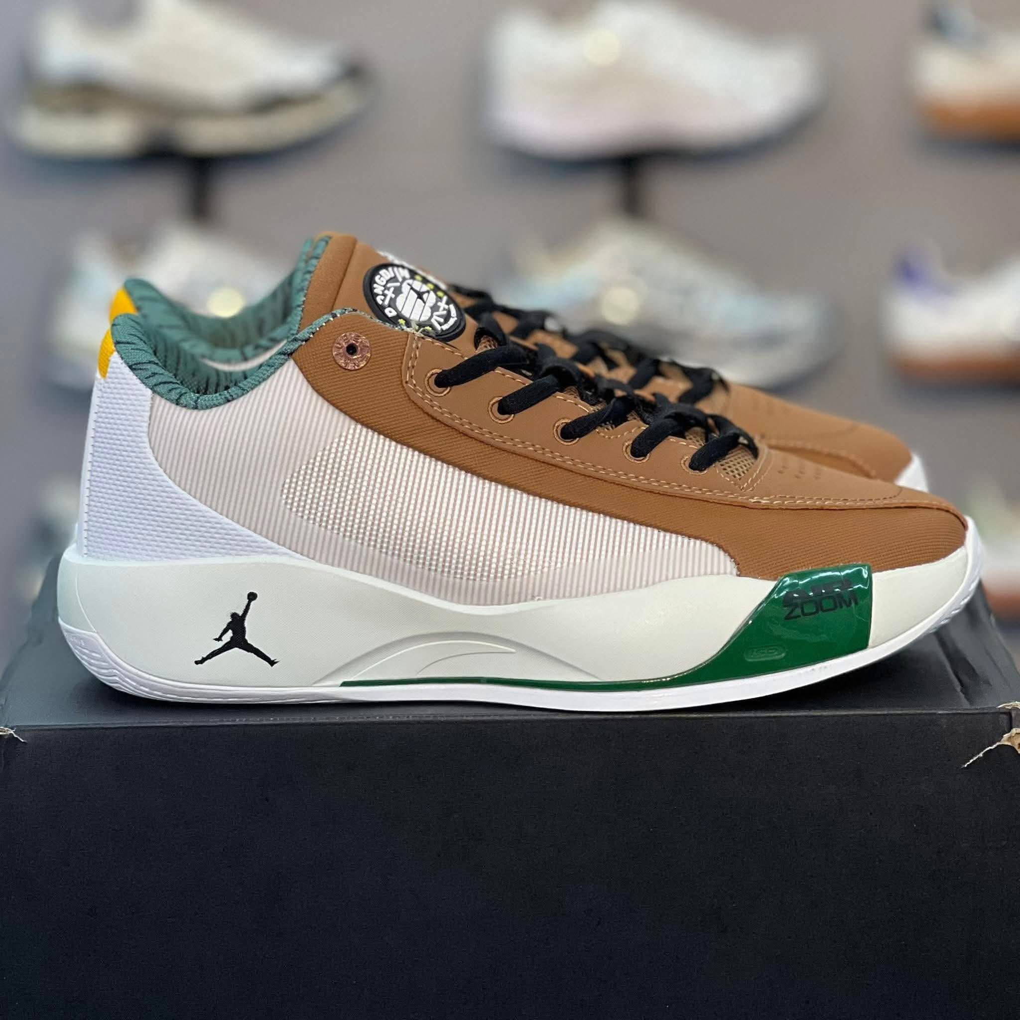 Men’s sneaker shoes