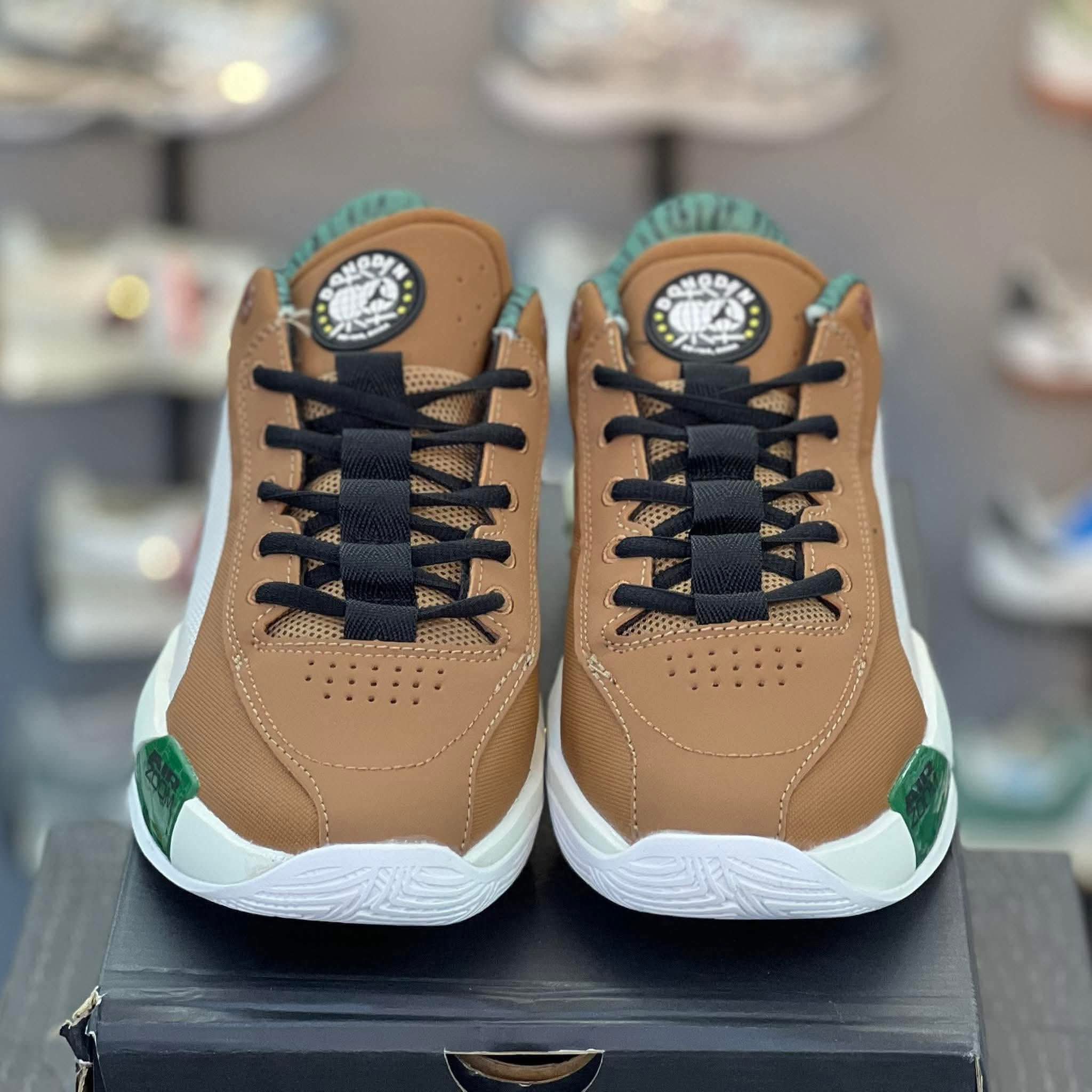 Men’s sneaker shoes