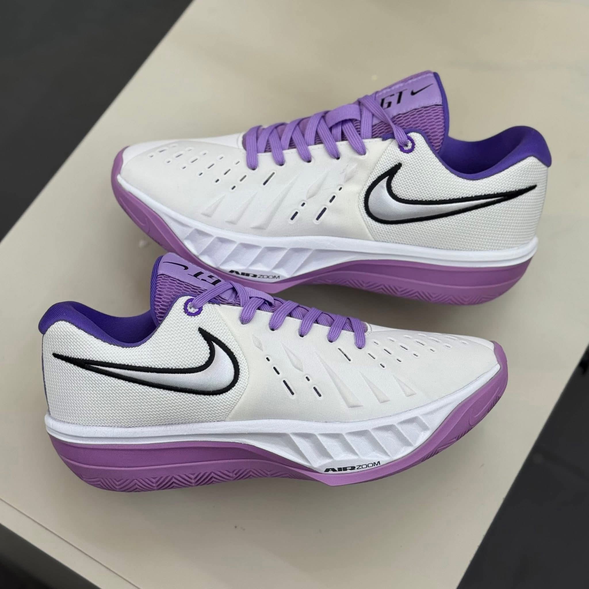 Men’s sneaker shoes