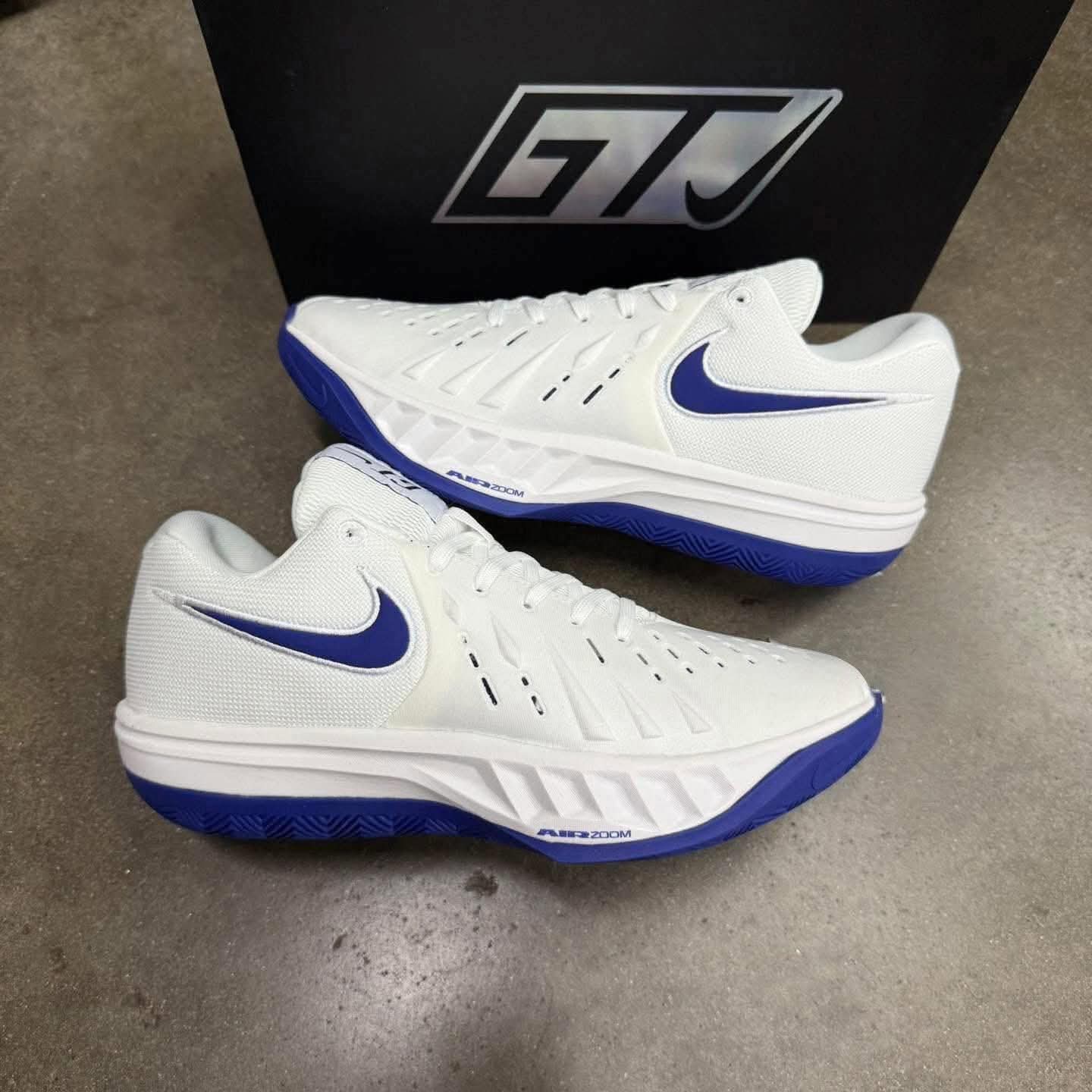 Men’s sneaker shoes