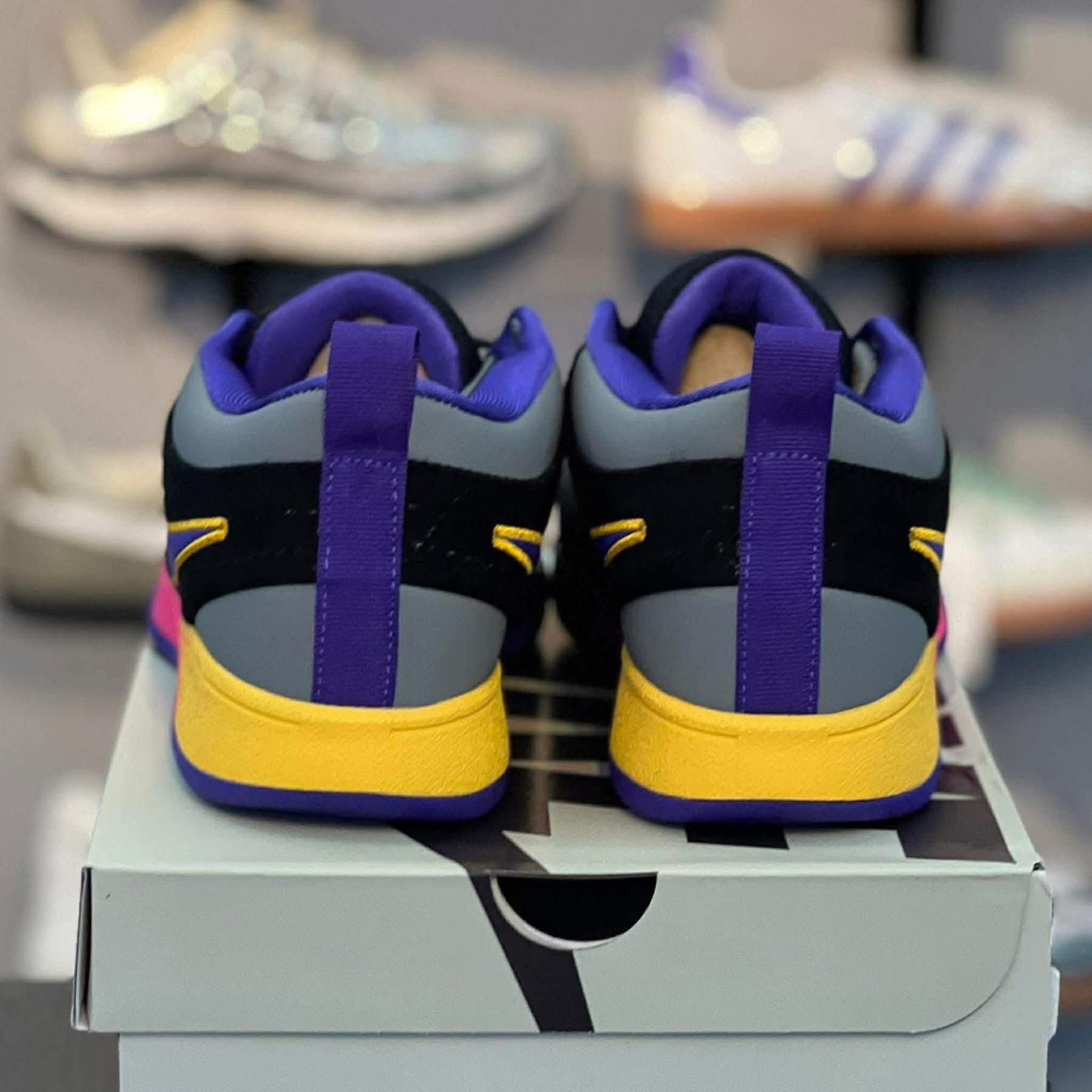 Men’s sneaker shoes