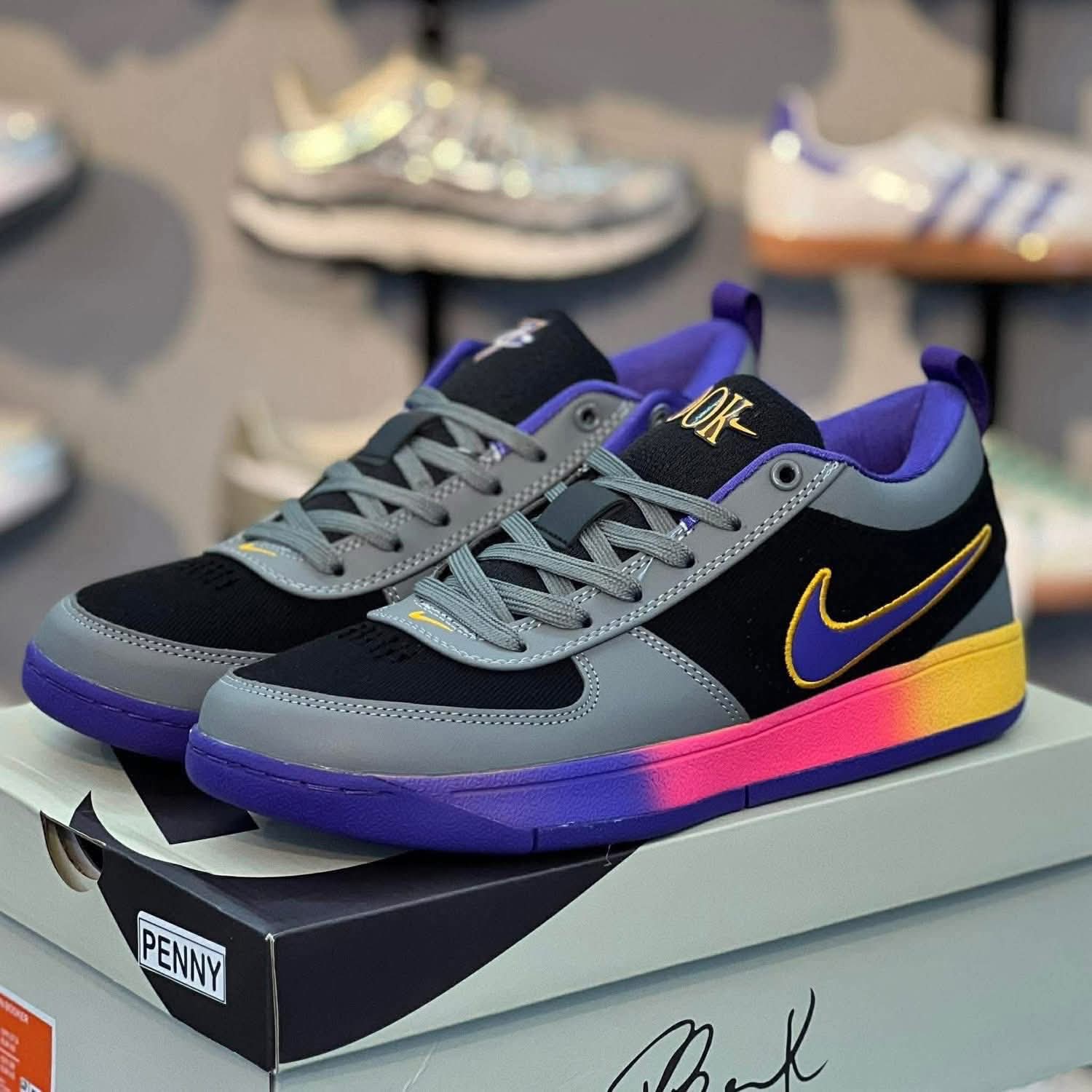 Men’s sneaker shoes