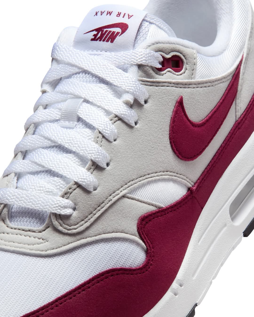 Men’s sneaker shoes