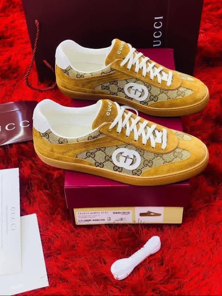 Men’s sneaker shoes