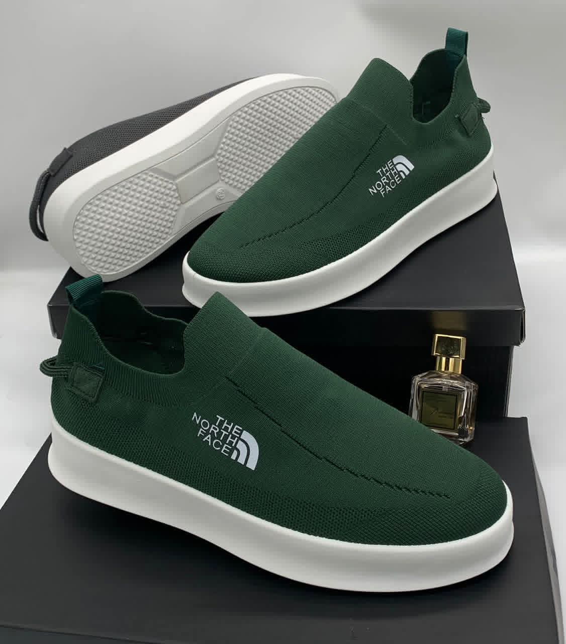 Men’s sneaker shoes