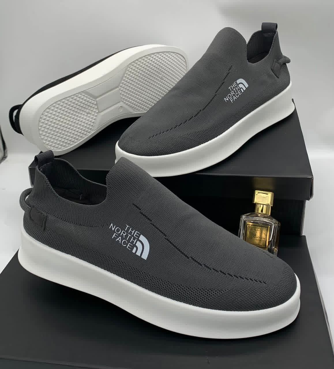 Men’s sneaker shoes