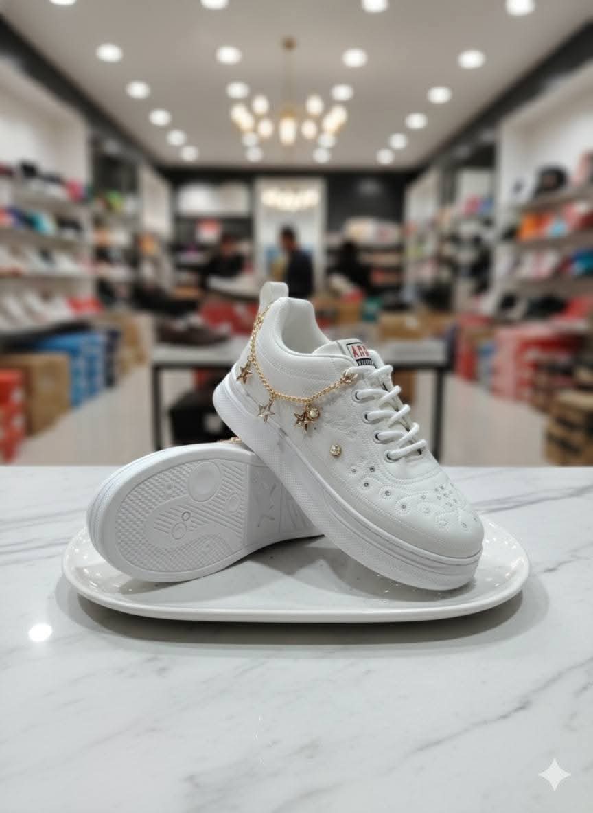 Women sneaker shoes