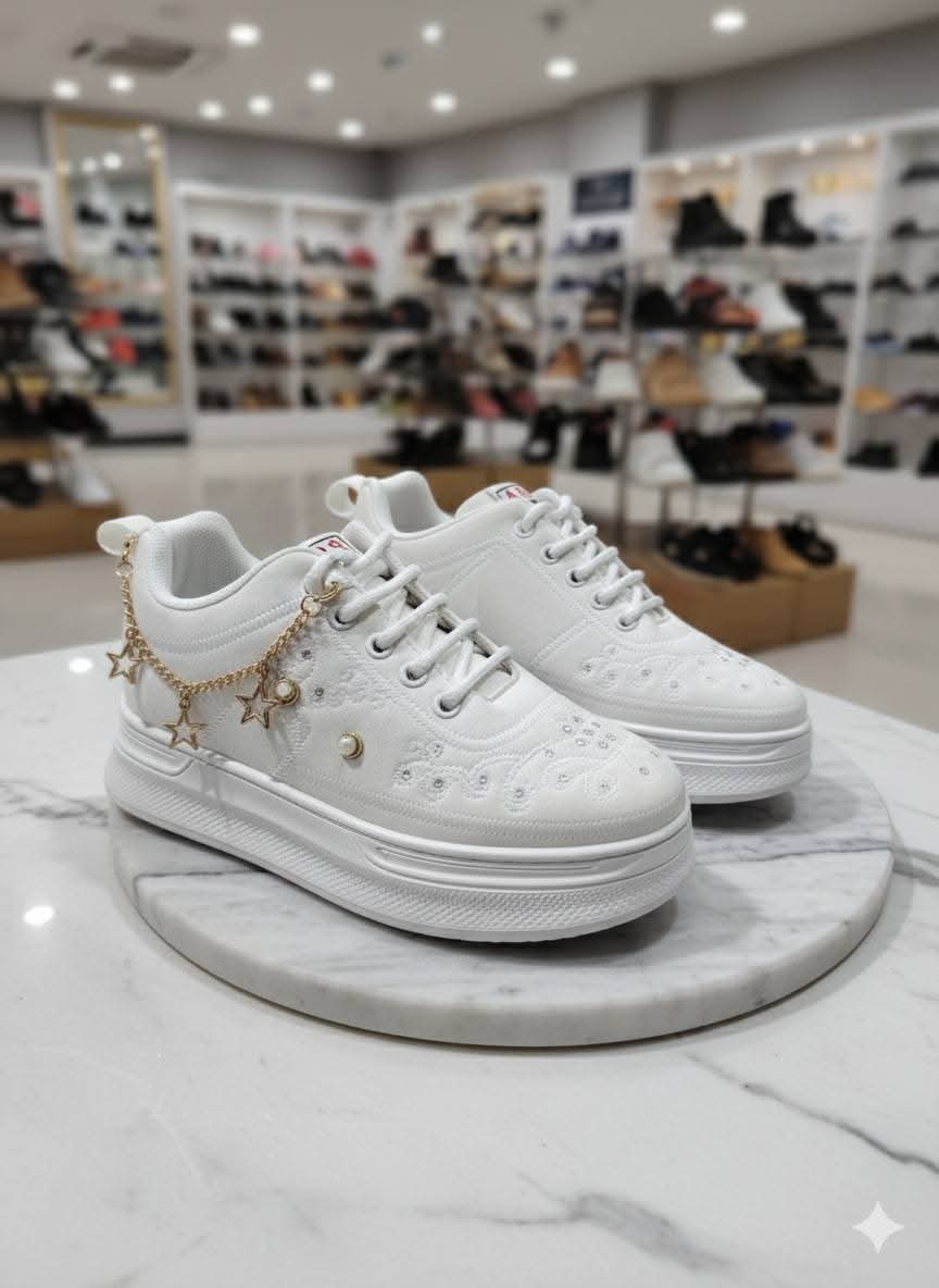 Women sneaker shoes