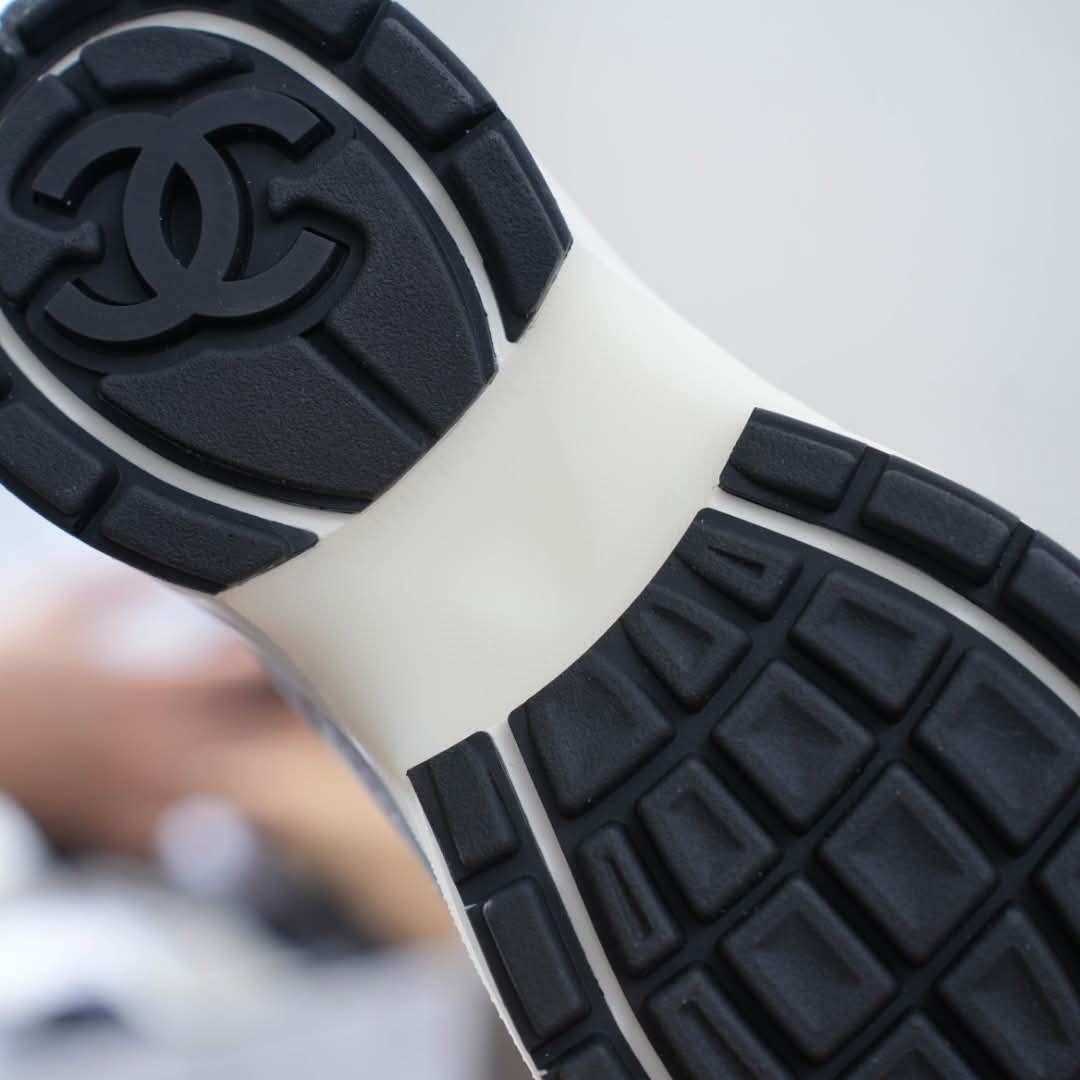 Men’s imported sneaker