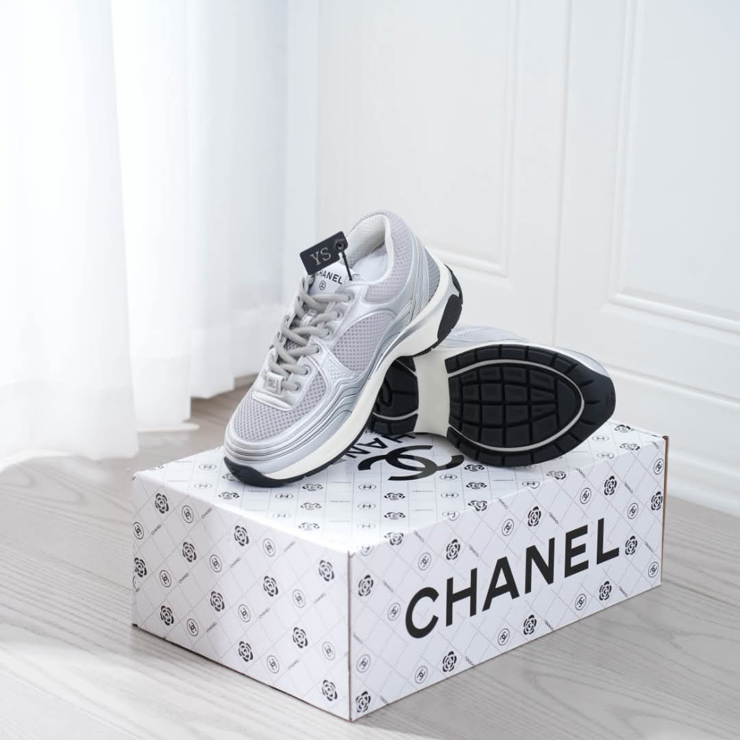 Men’s imported sneaker