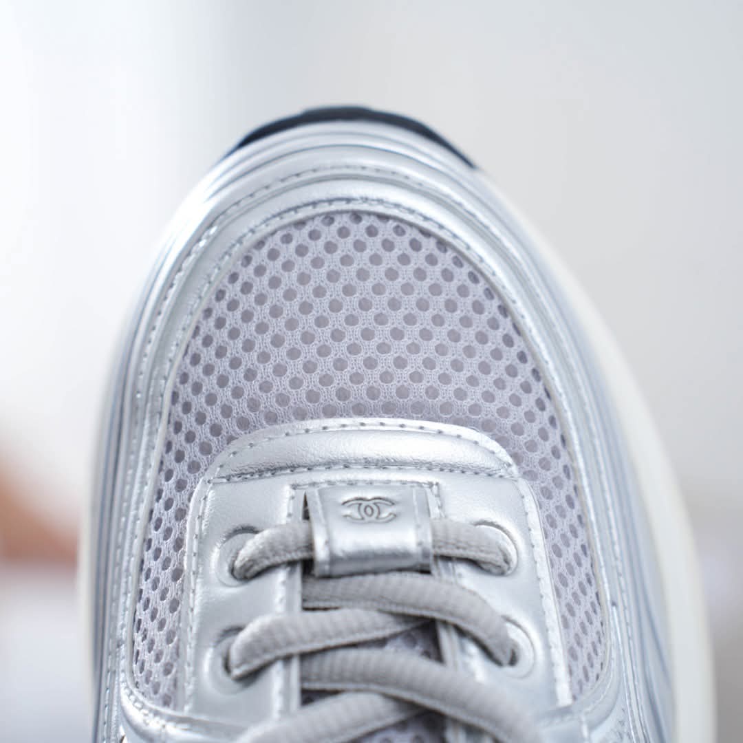 Men’s imported sneaker