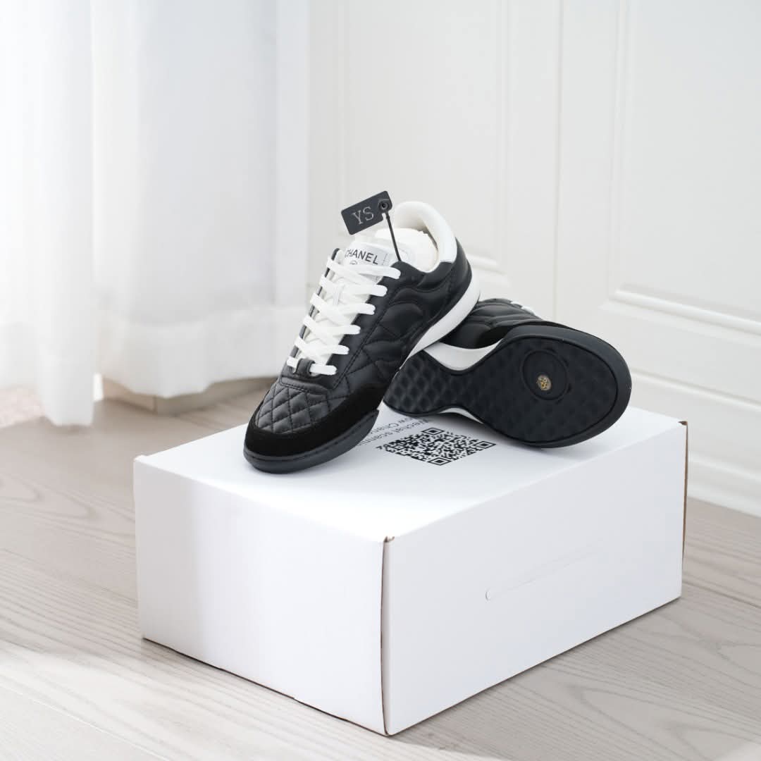 Men’s imported sneaker