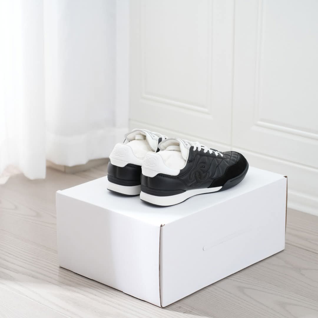 Men’s imported sneaker