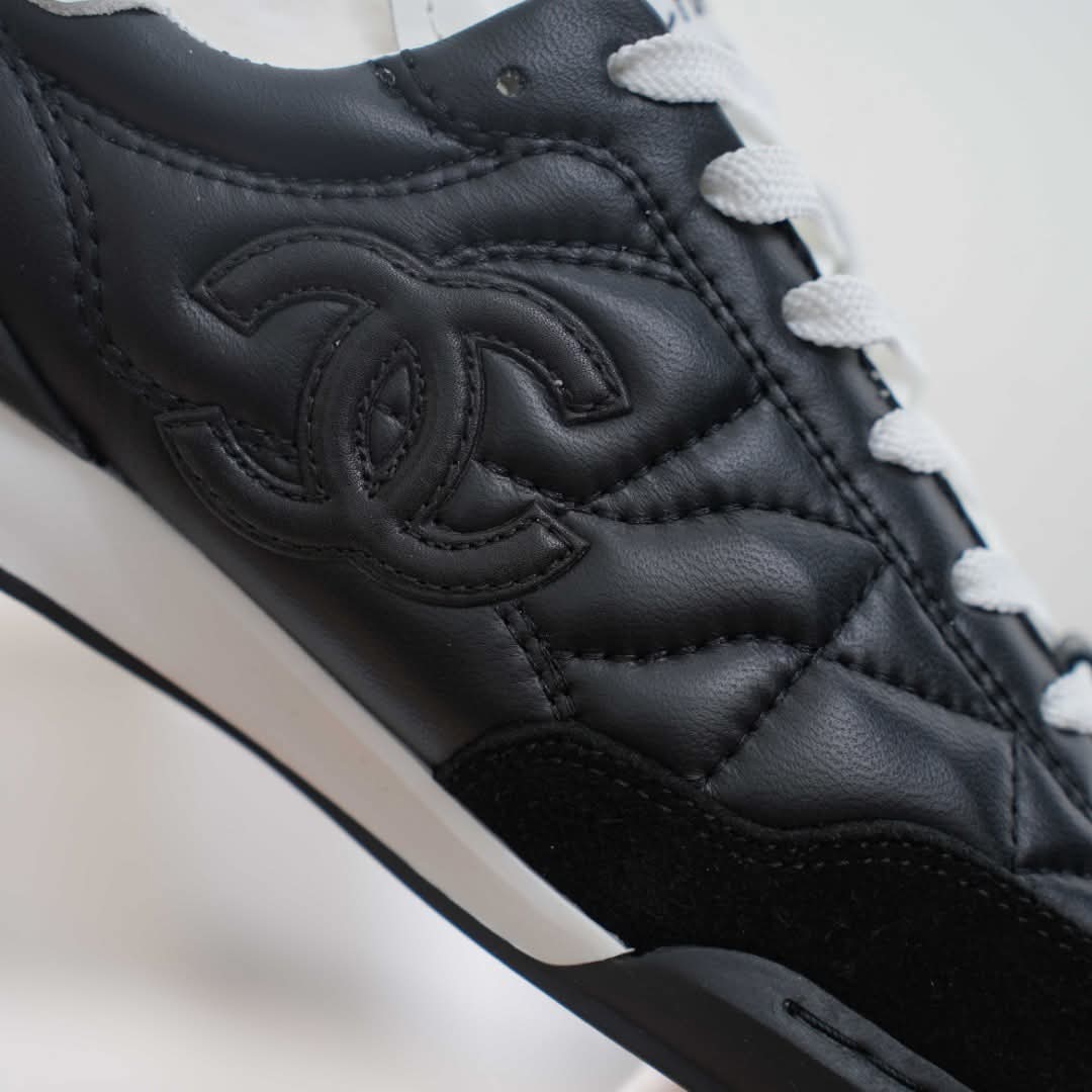 Men’s imported sneaker