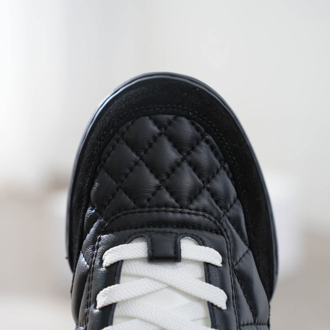 Men’s imported sneaker