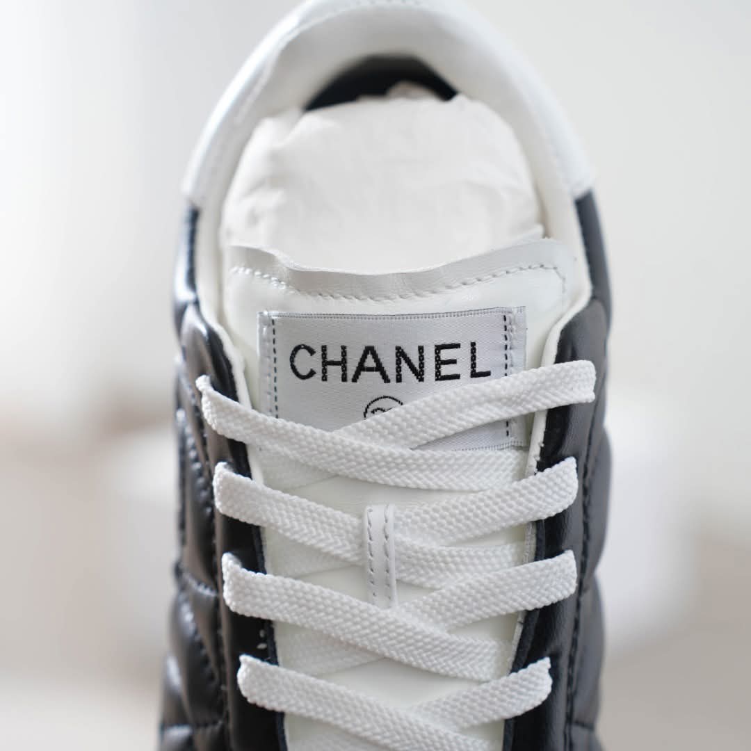 Men’s imported sneaker