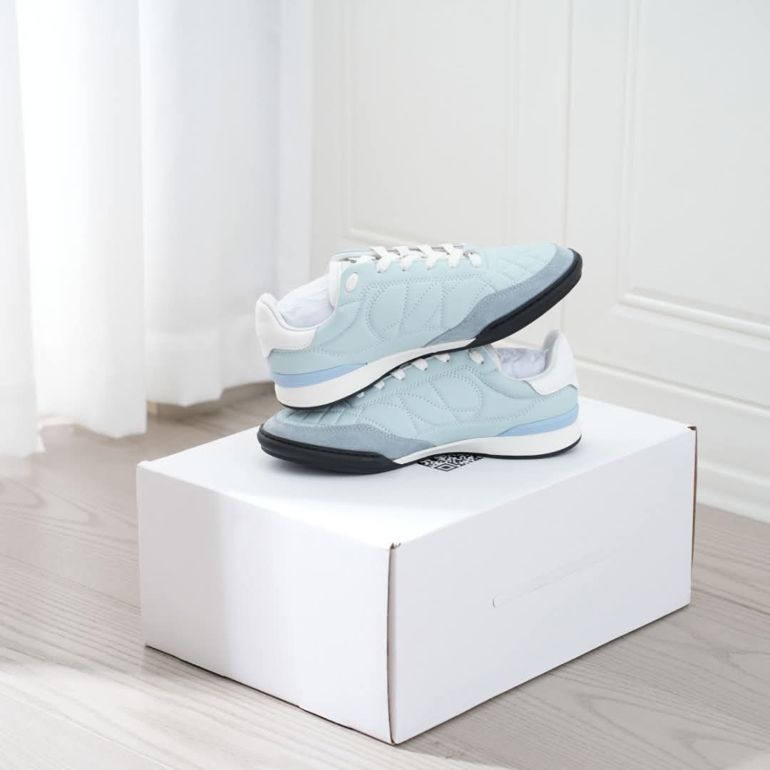 Men’s imported sneaker