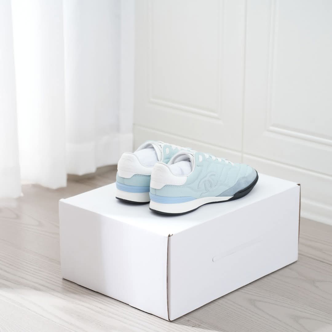 Men’s imported sneaker