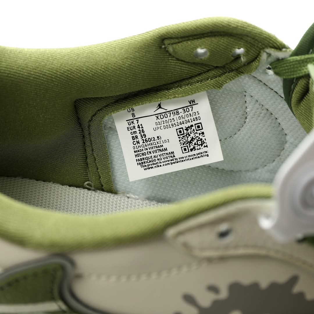 Men’s sneaker shoes