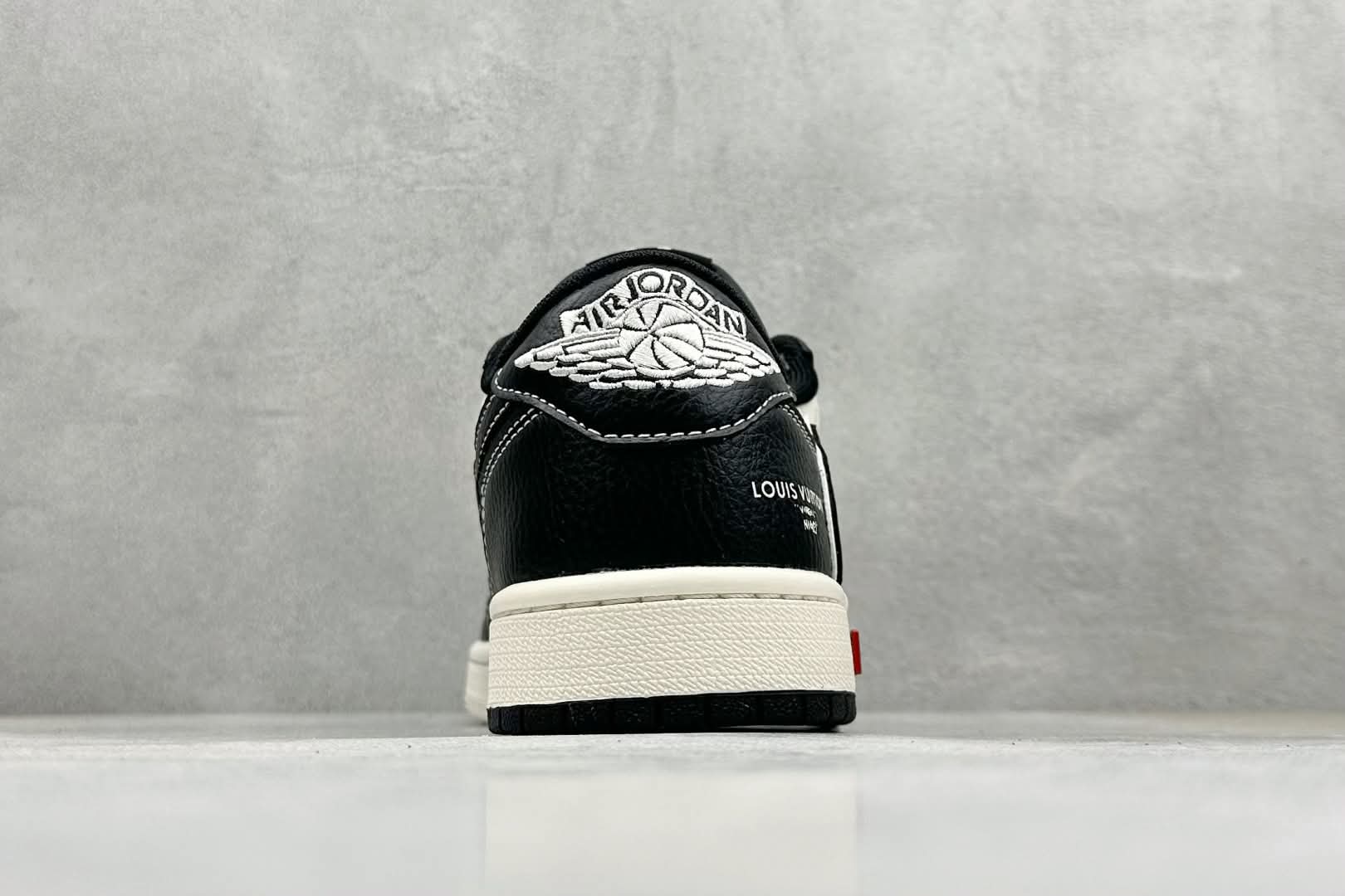 Men’s sneaker shoes