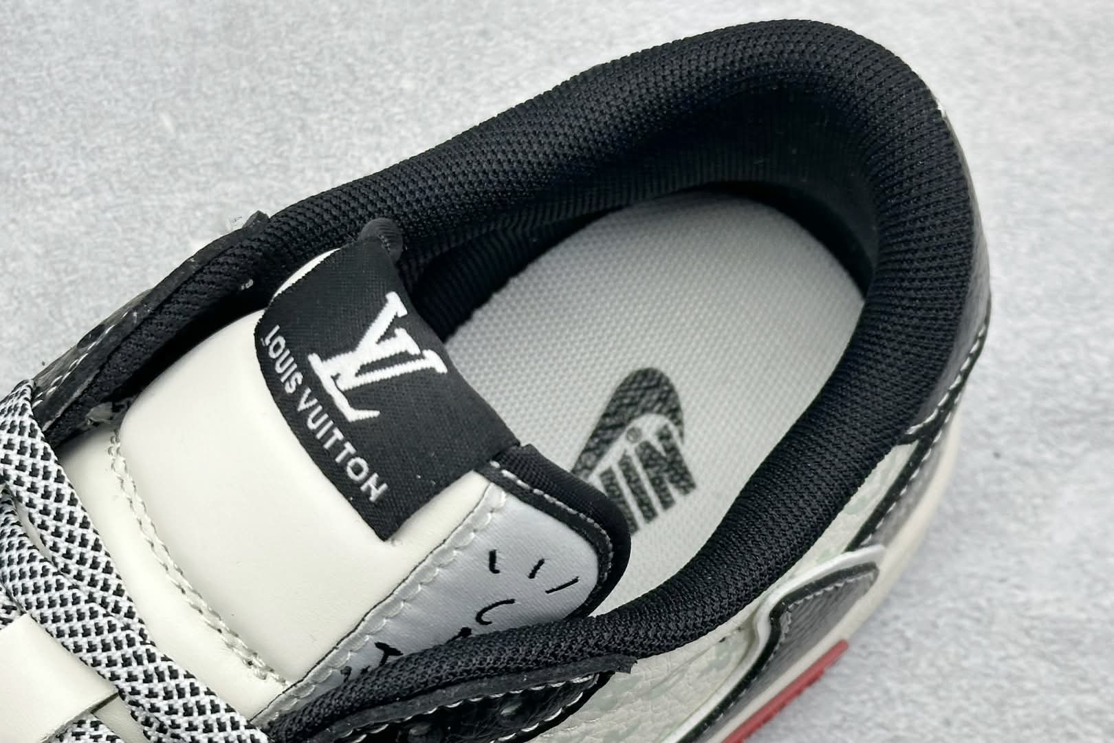 Men’s sneaker shoes