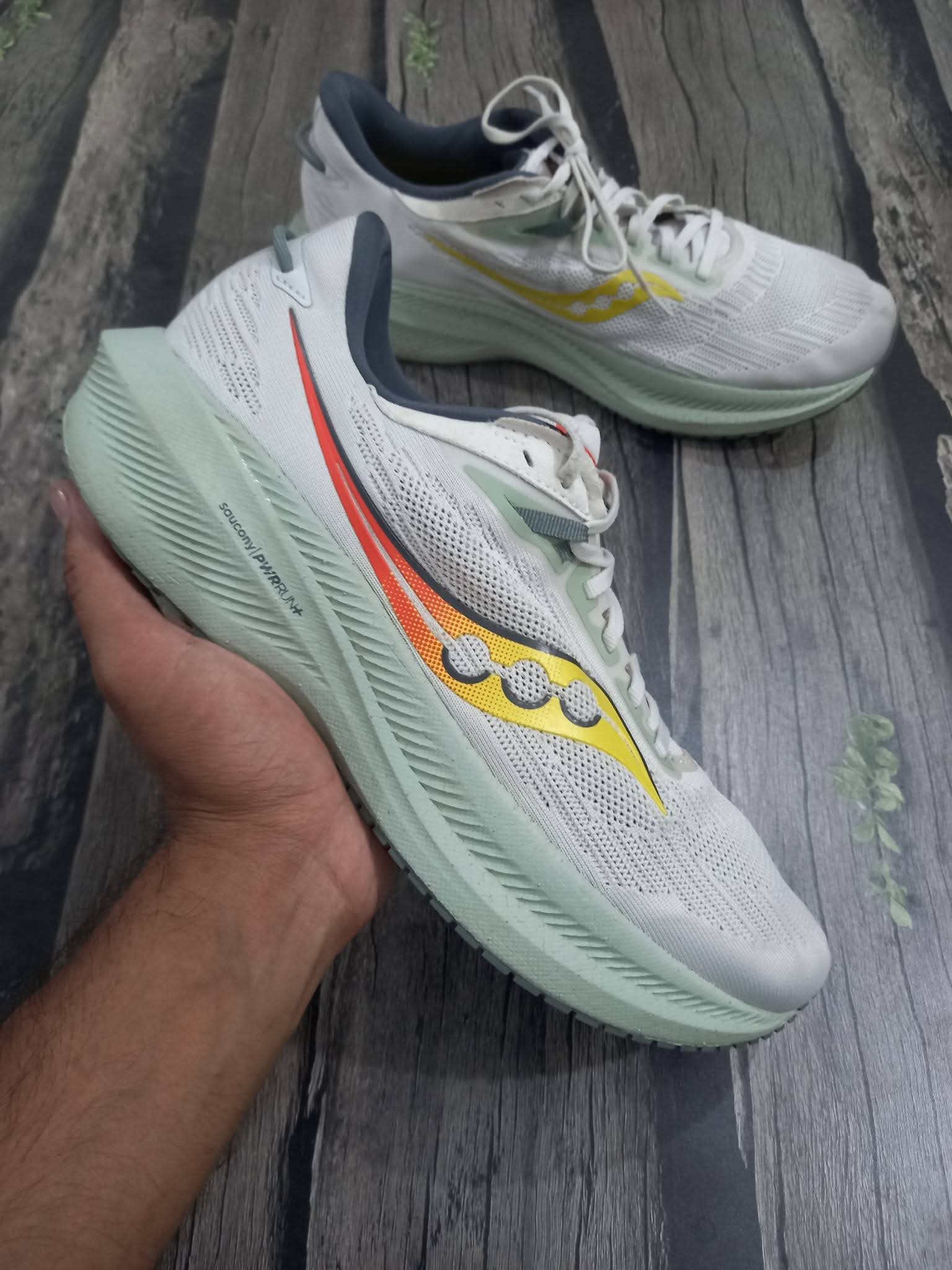 Men’s sneaker shoes