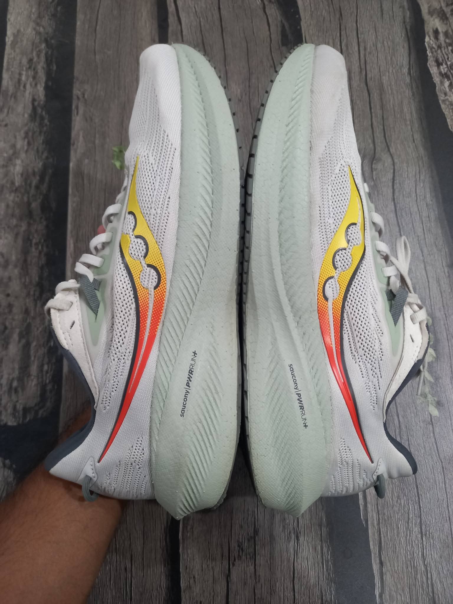 Men’s sneaker shoes