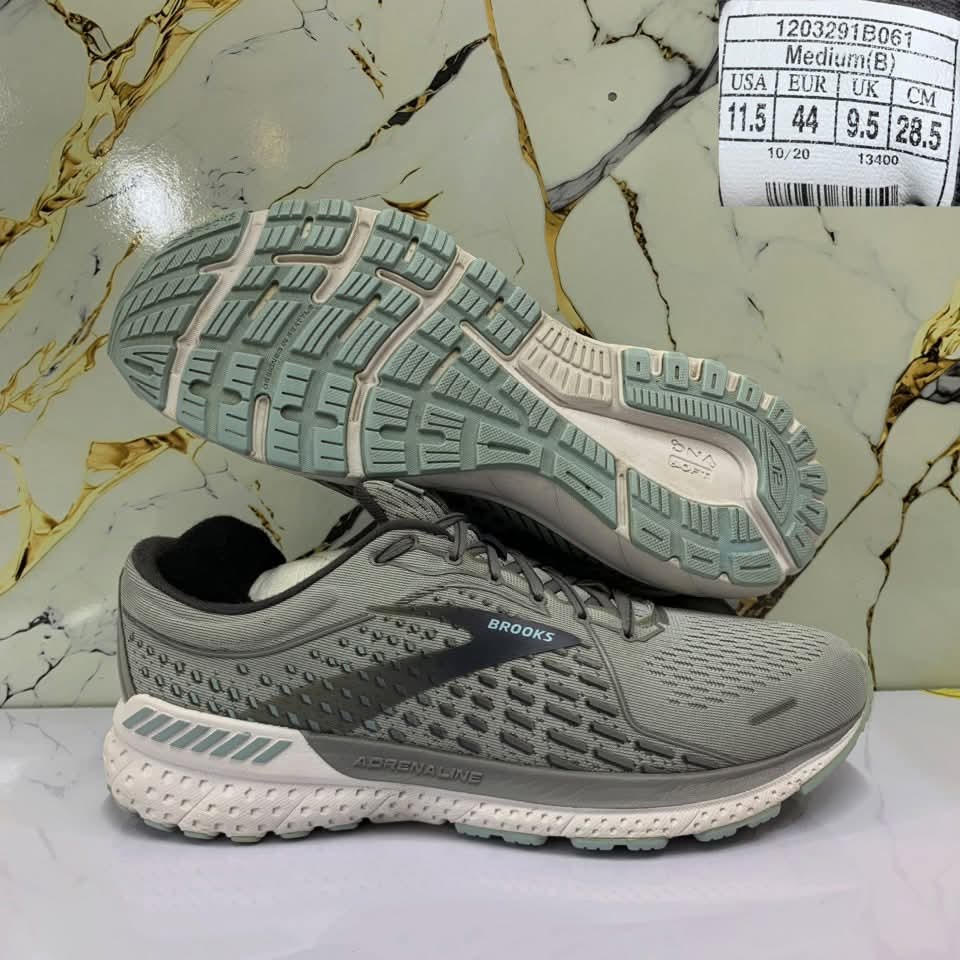 Men’s sneaker shoes