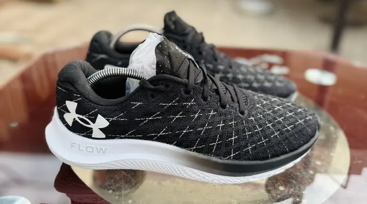 Men’s sneaker shoes