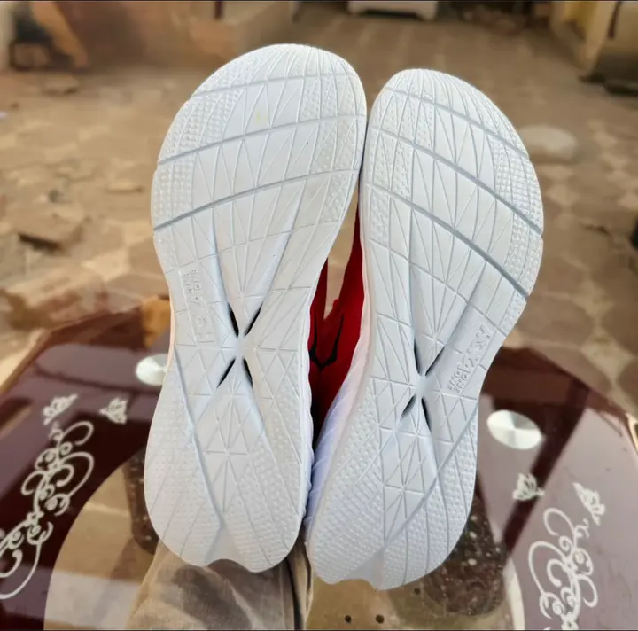 Men’s sneaker shoes