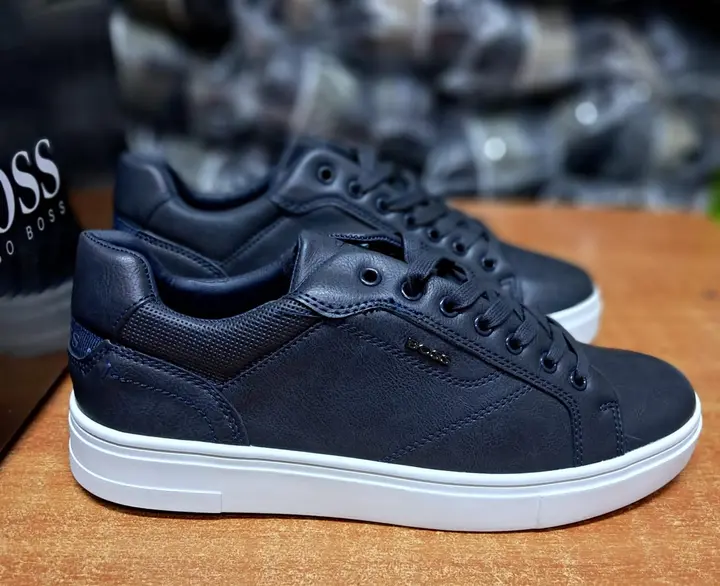 Men’s sneaker shoes