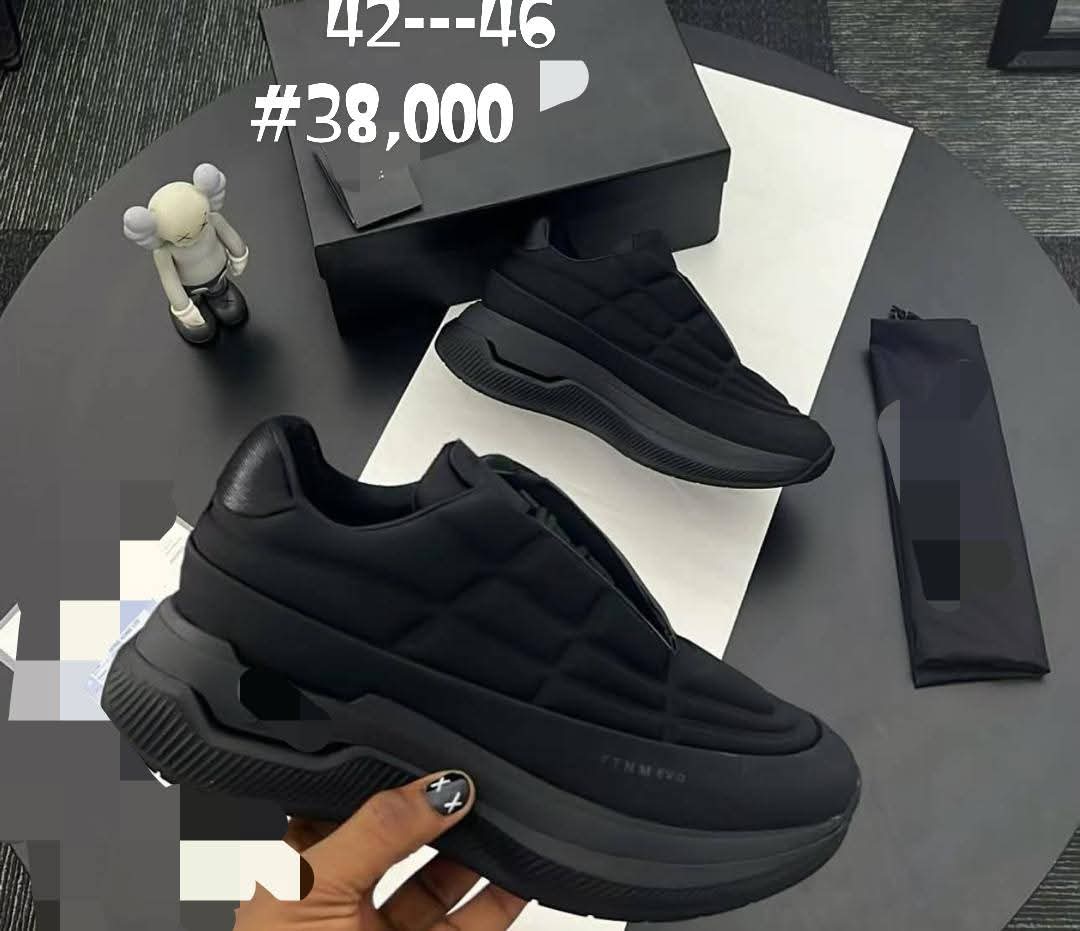 Men’s sneakers shoes