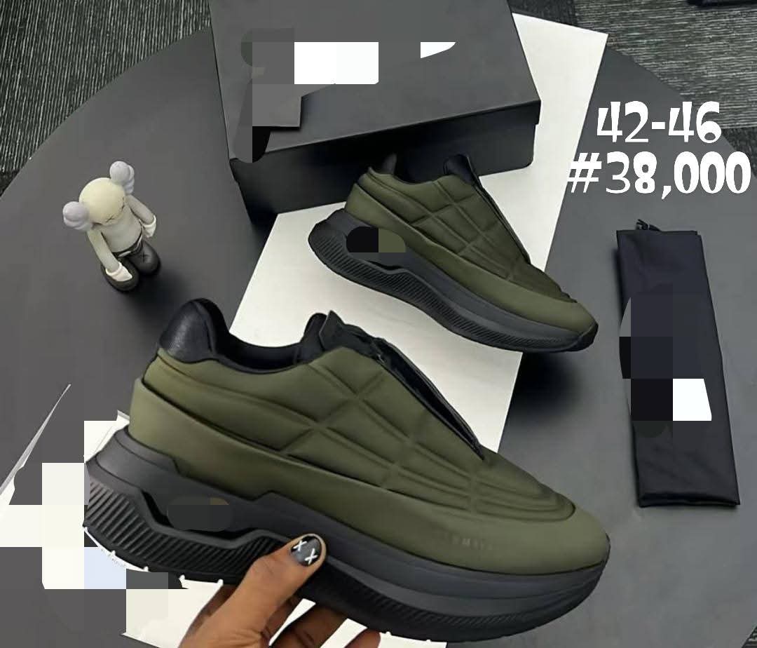 Men’s sneakers shoes