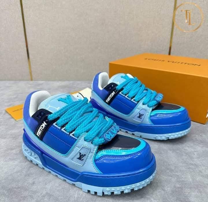 Women sneaker shoes