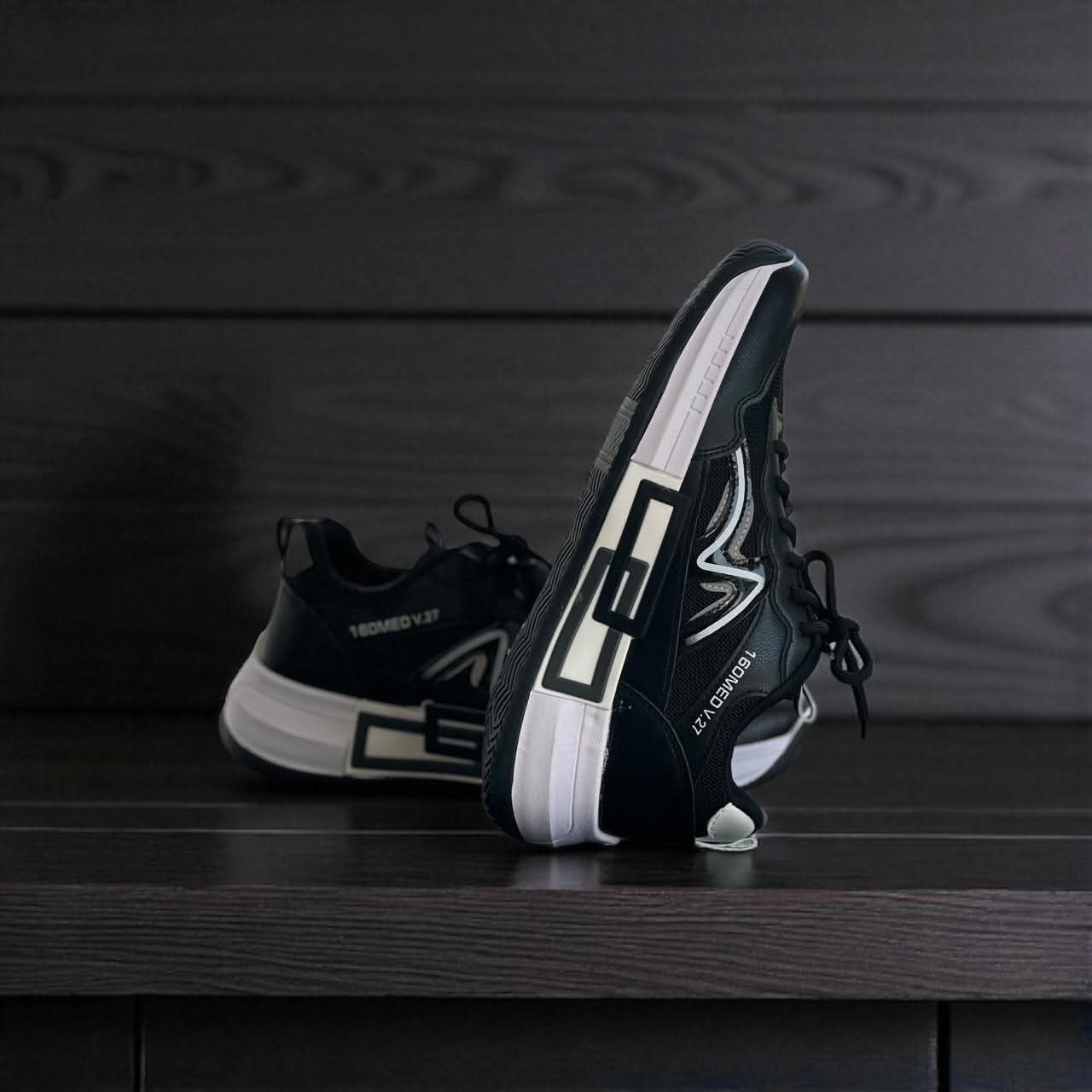 Men’s sneakers shoes