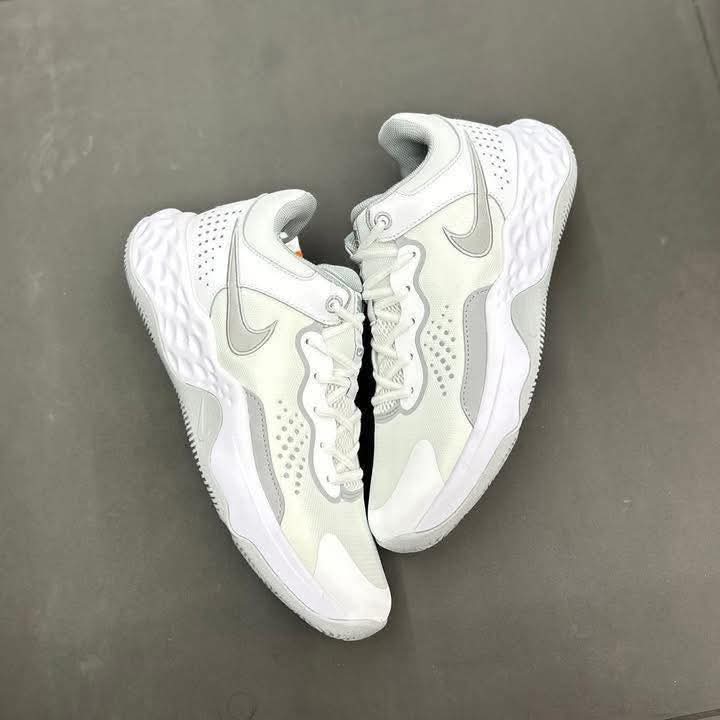 Men’s sneaker shoes