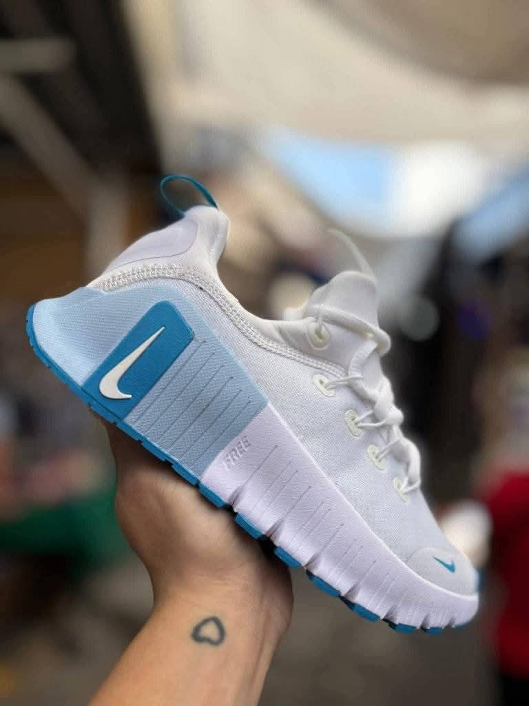 Men’s sneaker shoes