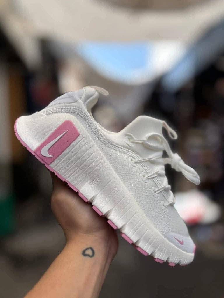 Men’s sneaker shoes