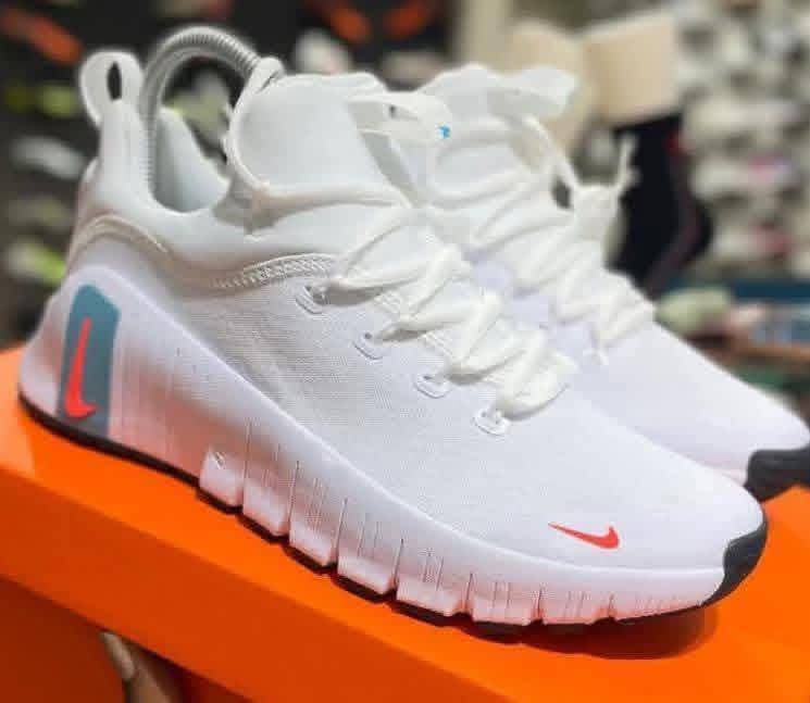 Men’s sneaker shoes