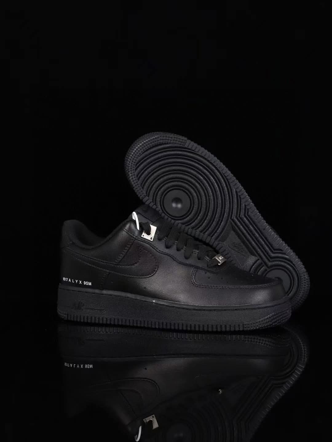 Men’s sneaker shoes