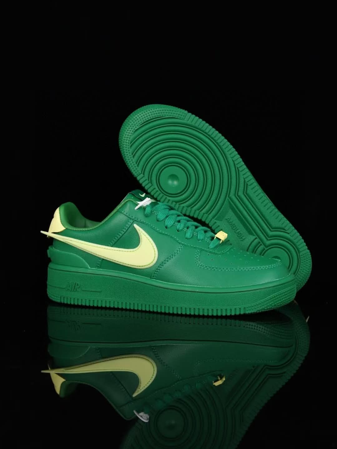 Men’s sneaker shoes