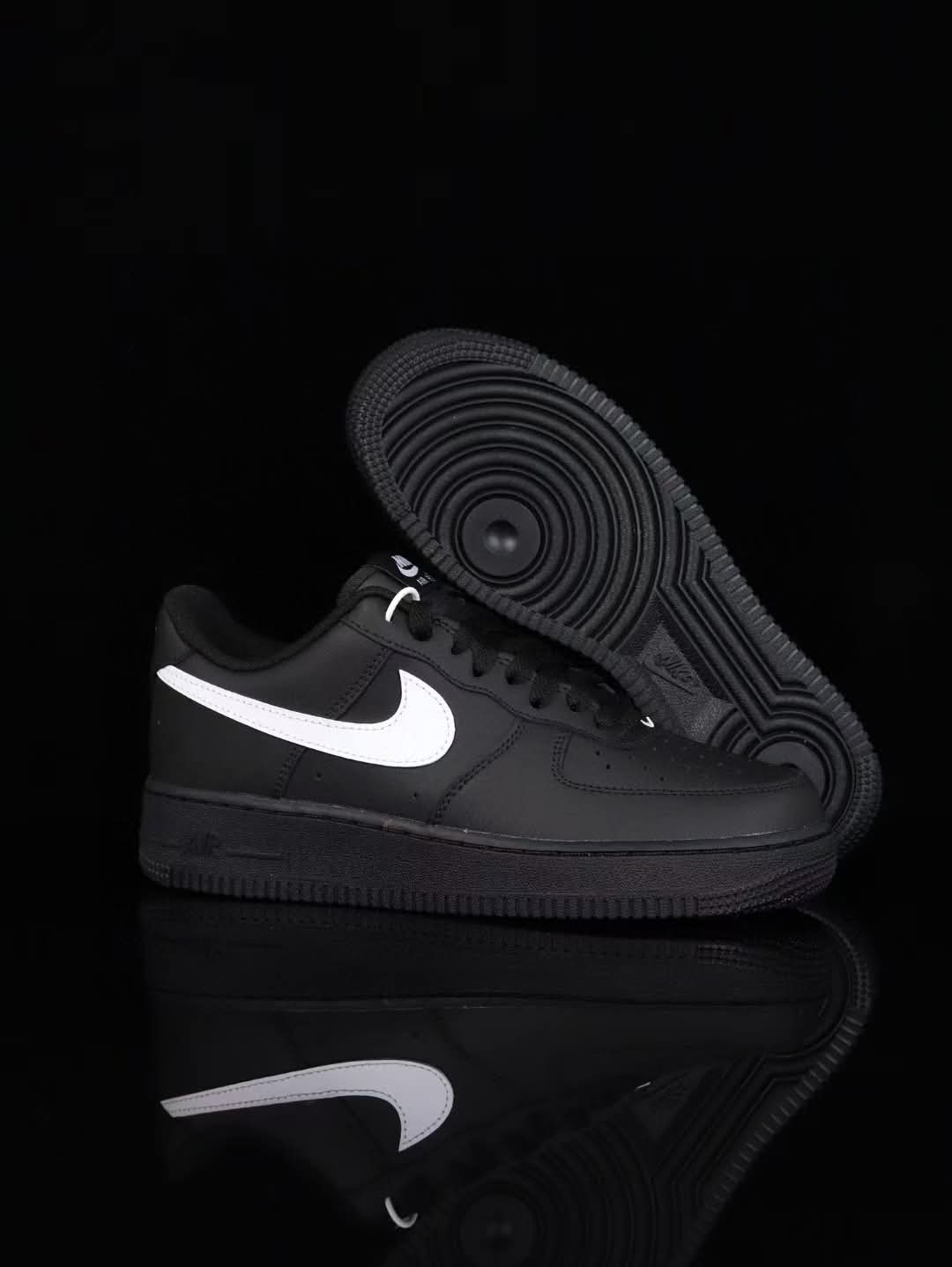 Men’s sneaker shoes