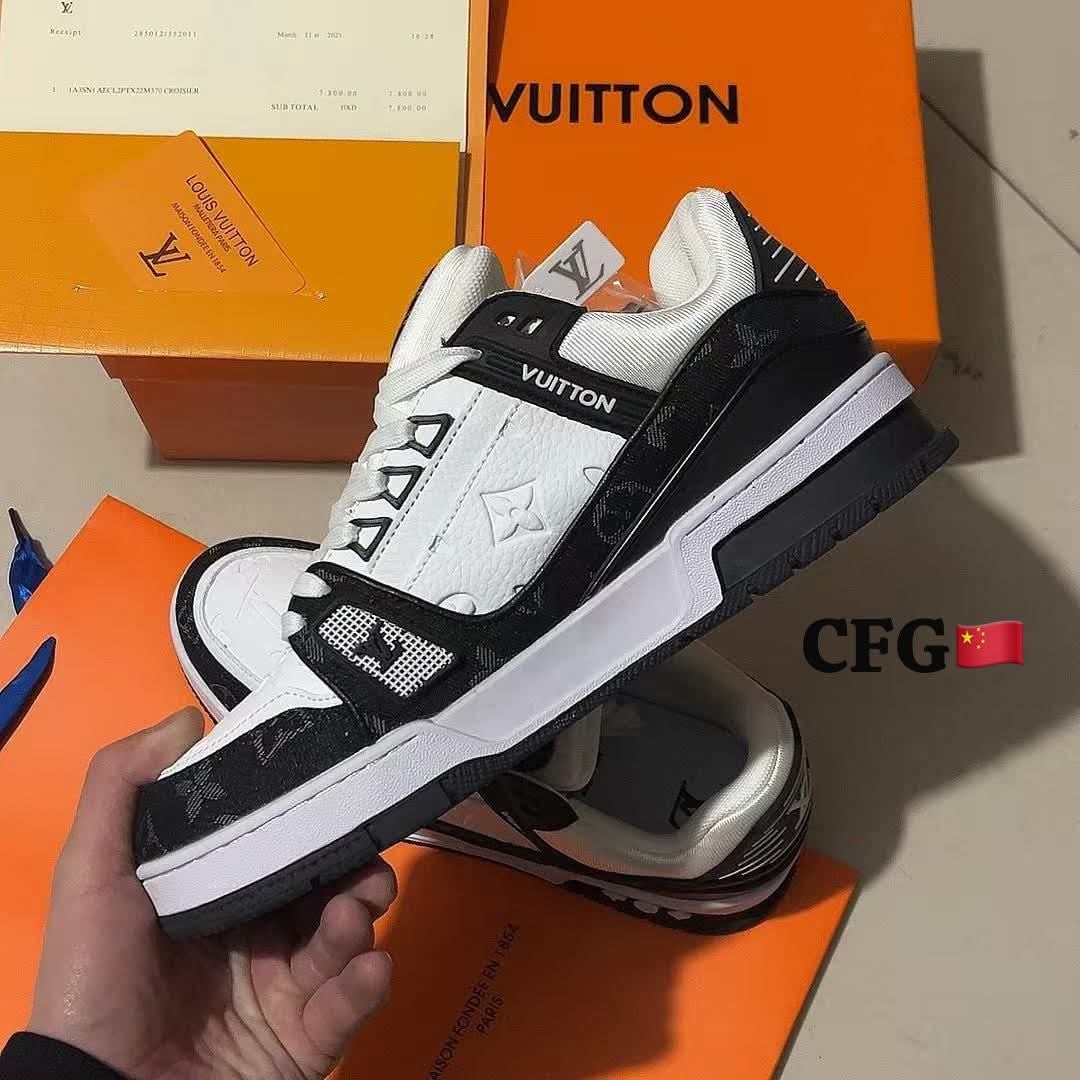 Men’s sneakers shoes