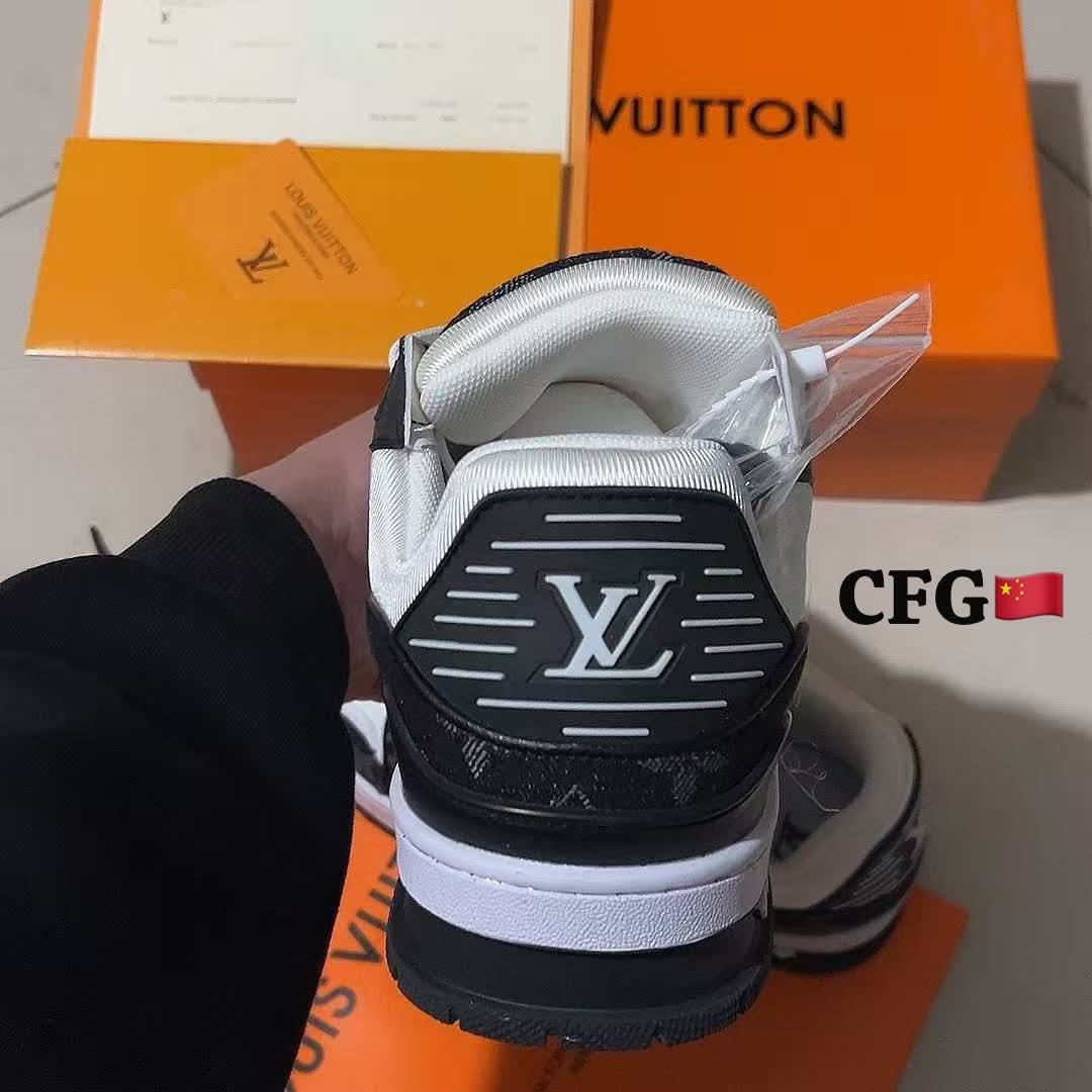 Men’s sneakers shoes