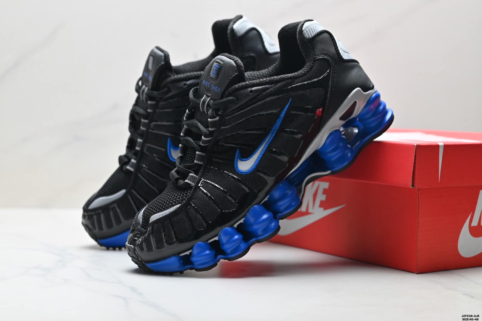 Men’s sneaker shoes