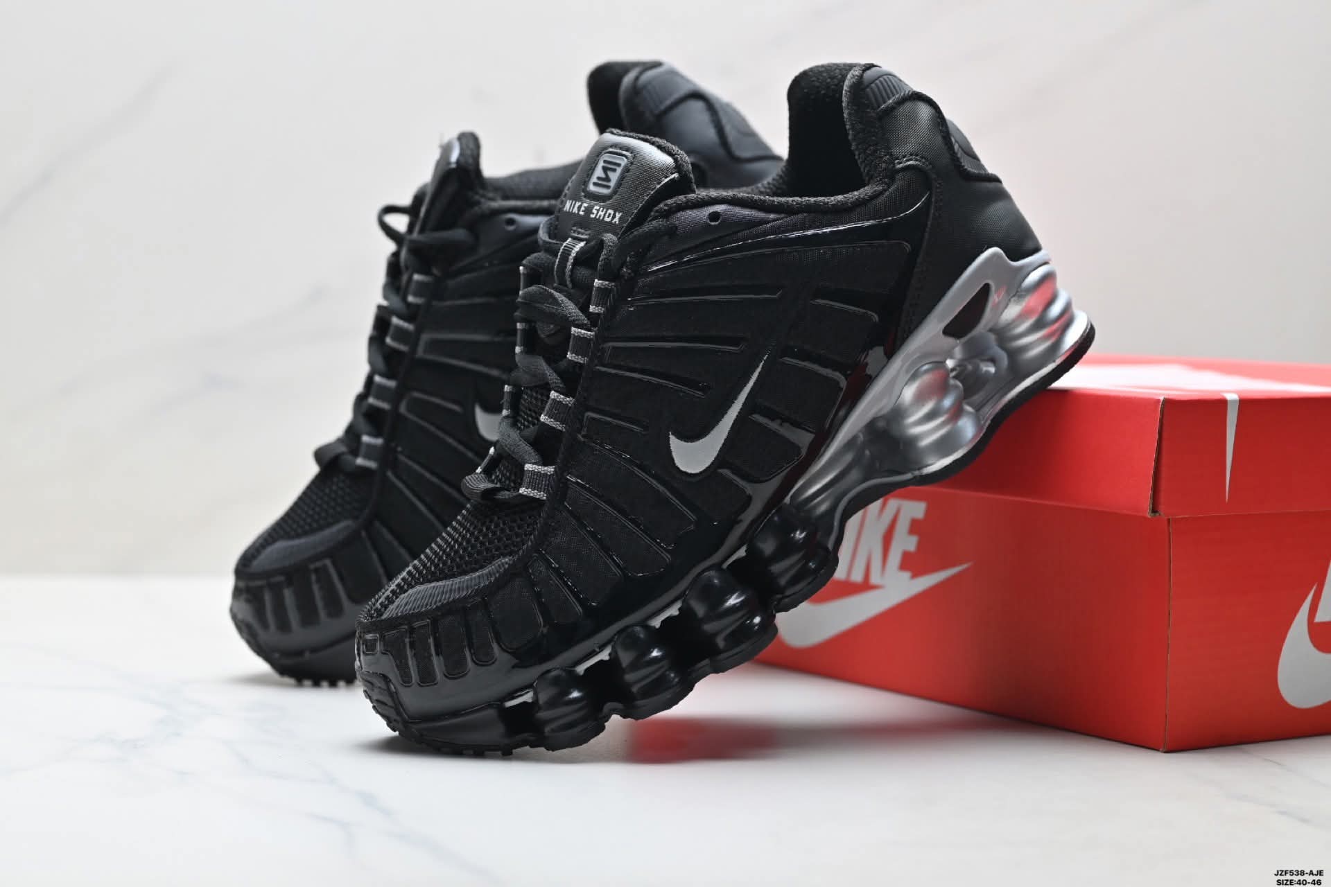 Men’s sneaker shoes