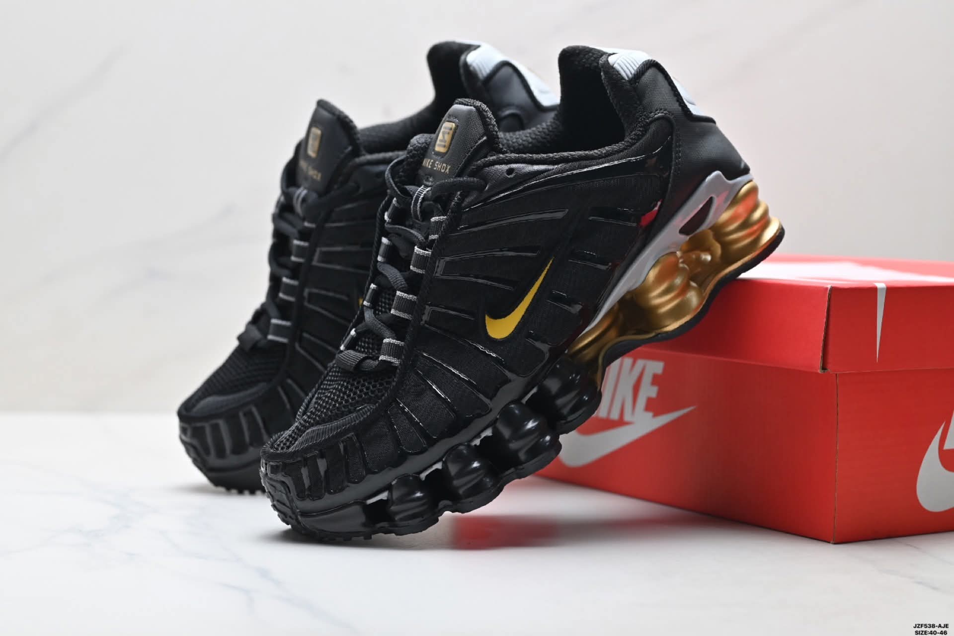 Men’s sneaker shoes